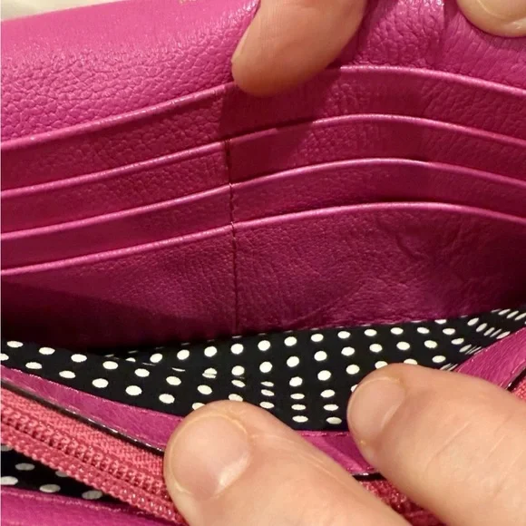 Kate Spade VGUC Bubblegum Pink
Leather VillabellaAve Mara Bow Wristlet
W/COA - Picture 12 of 12